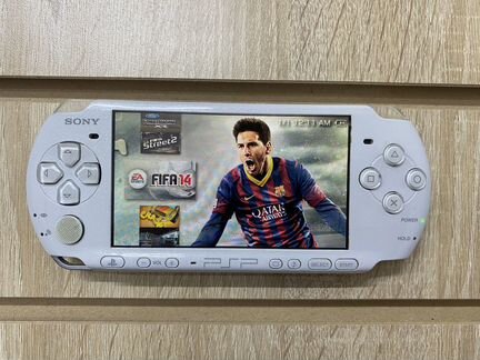 Sony PSP 3008 белая 64Gb, новогодний комплект