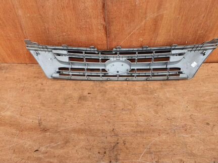 Решётка радиатора Kia Carnival-3, 2007г