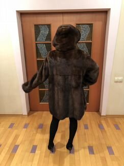 Шуба норковая с капюшоном коричневая б/у состояние