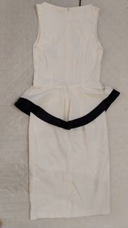 Молочное платье с баской новое