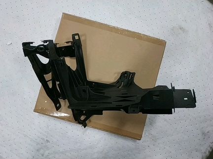 Очко фары BMW F 10 Кронштейн под фару BMW 5 F10