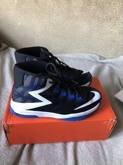 Кроссовки nike р.36,5-23,5 см состояние новых