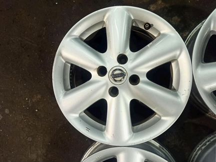 Диски бу оригинал R15 LU на Nissan
