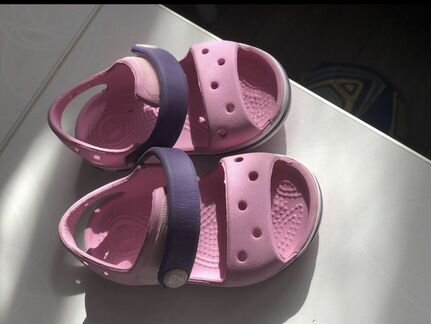 Босоножки crocs