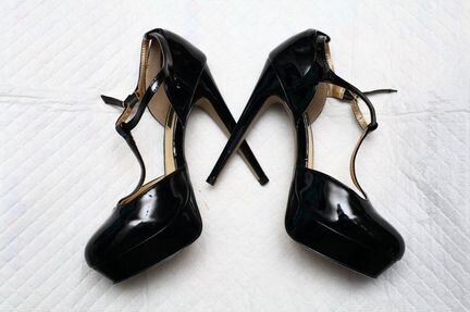 Туфли черные на высоких каблуках, р.38