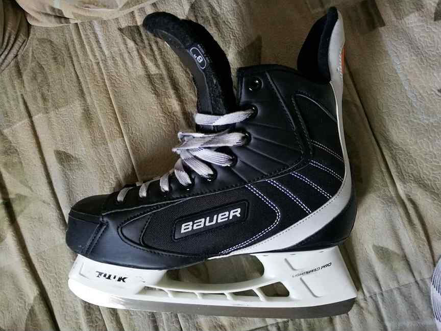 Коньки bauer 9 5 авито. Коньки Bauer Flexlite 2.0. Nike Bauer Flexlite 2. Хоккейные коньки Bauer Flexlite 3.0. Хоккейные коньки Bauer Flexlite 18.