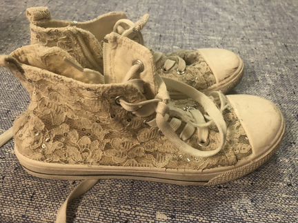 Кеды с гипюром