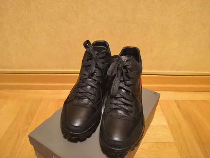 Кроссовки зимние