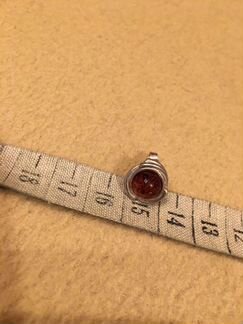 Серебряные серьги с янтарем