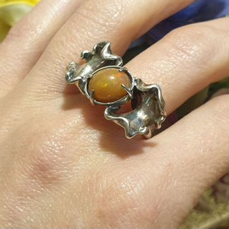 Серебряное кольцо с опалом
