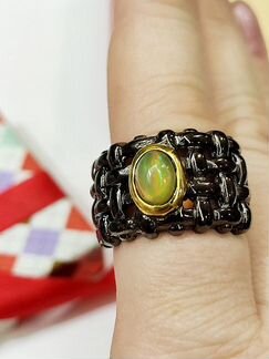 Кольцо с эфиопским опалом, золото и серебро