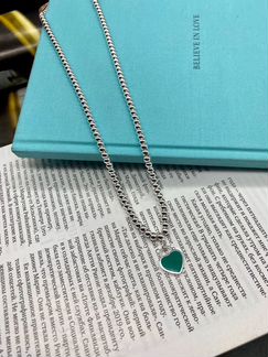 Колье tiffany return с зелёным сердечком