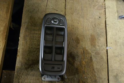 Блок управления стеклоподъемниками Jaguar XF