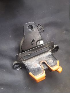 Шкода фабия 1 замок двери крышки багажника