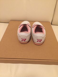 Детские кроссовки