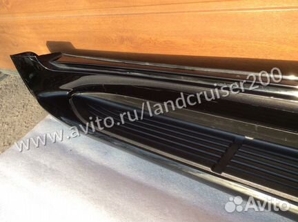 Левый порог Land Cruiser 200