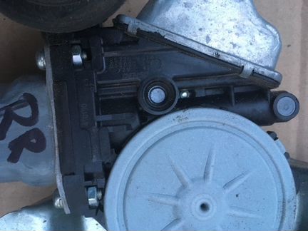 Land Cruiser 200 стеклоподъемник задний правый