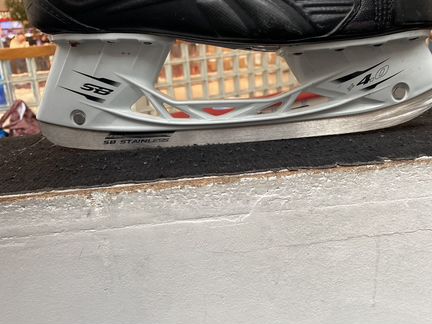 Коньки хоккейные