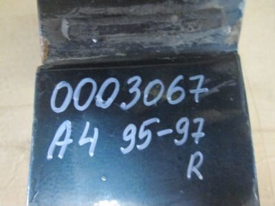 Крыло переднее правое audi А4 (1995-1997) с эмблем