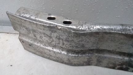 Усилитель переднего бампера Audi Q5 8R