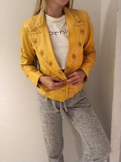 Куртка кожаная желтая 44