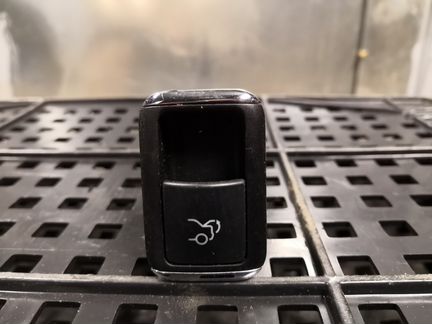 Кнопка открывания багажника Mercedes A2123204410