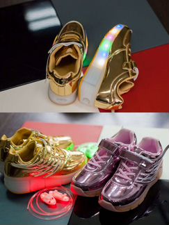 Кросовки золотые и разные на колесиках с подсветко