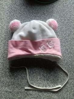 Хорошенькая шапочка зимняя забирайте