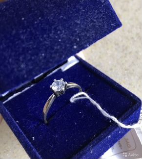 Серебряное кольцо с фианитом