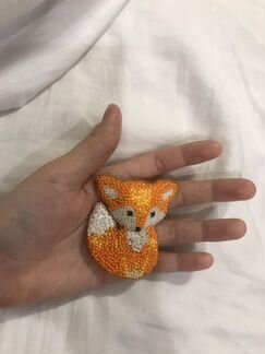 Брошь из бисера