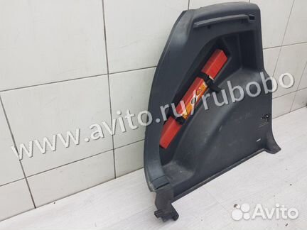 Обшивка багажника левая Vw Golf plus BMM 2007