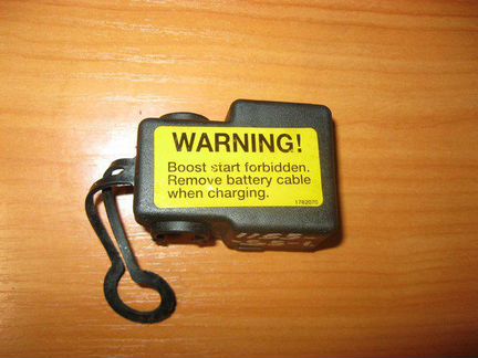 Крышка клеммы акб Scania