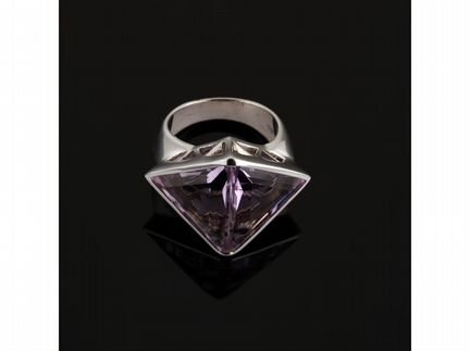 Кольцо из серебра с аметистом
