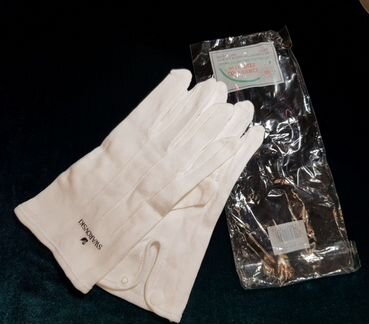 Перчатки для ухода за украшениями