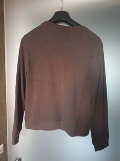 Свитер с кожаной вставкой