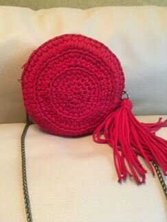 Круглая сумка из шнурка