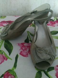 Кожаные новые Босоножки 36р