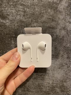 Наушники earpods with Lightning Connector