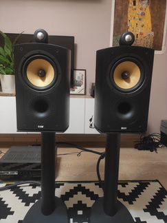 Bowers & Wilkins (B&W) 805 Nautilus со стойками
