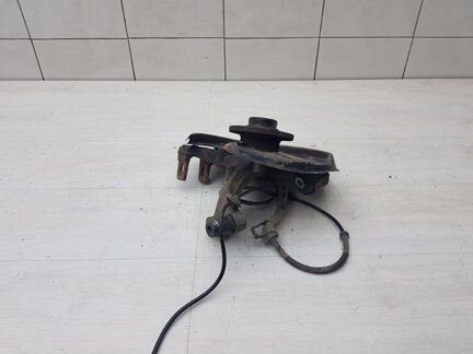 Кулак задний правый Audi A4 B7 BFB 2006