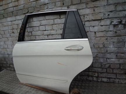 Дверь задняя левая Мерседес w251