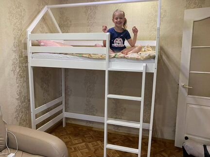 Детская кровать-чердак Домик