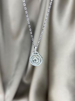 Кулон с центральным бриллиантом 0,31 карат